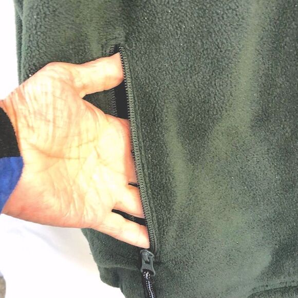 CABELA’S PLUSH FLEECE VEST - Picture 5 of 8